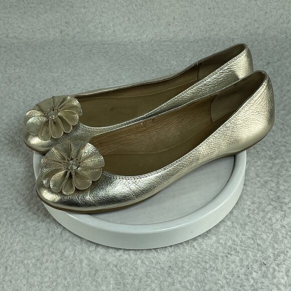 Sofft Shoes Flats Womens 8M Gold Leather Ballet Flats Flower Cushioned Insole - Picture 1 of 9